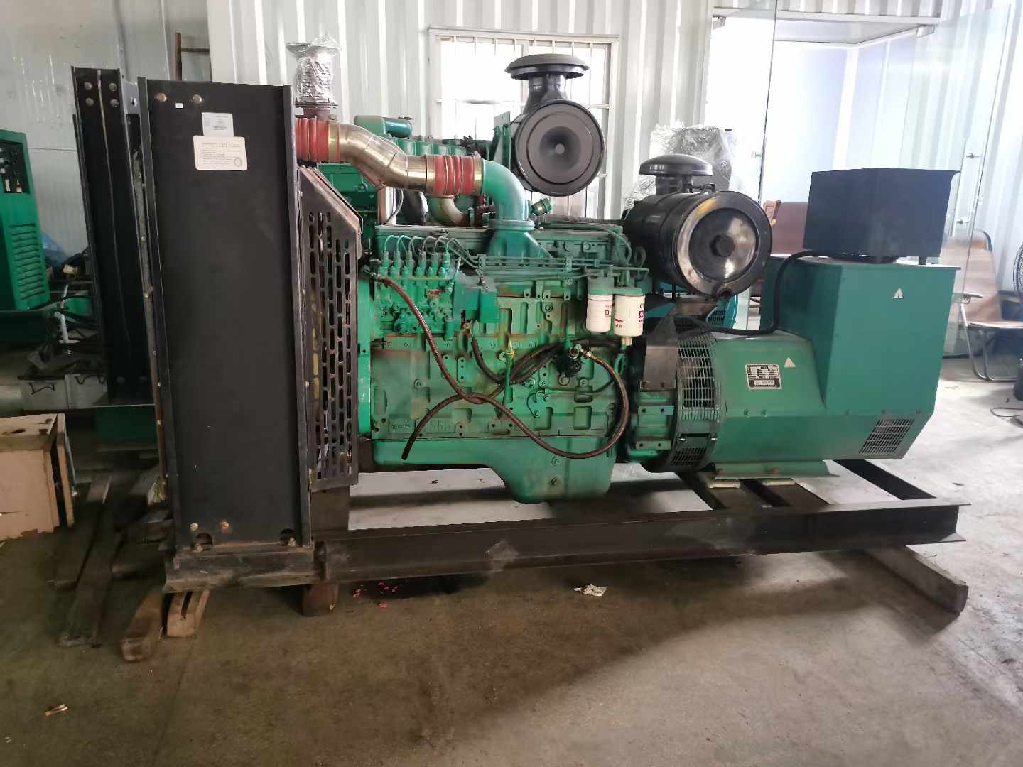 兴隆发电机租赁如何确定电缆的承载电流是否在安全范围内？