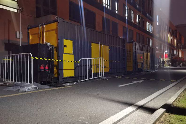 兴隆柴油发电机组的输出电压是如何调节的？